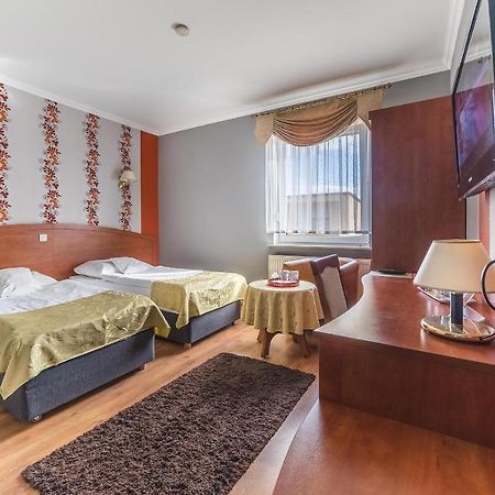 Hotel Doris Oborniki Eksteriør bilde