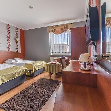 Hotel Doris Oborniki Eksteriør bilde