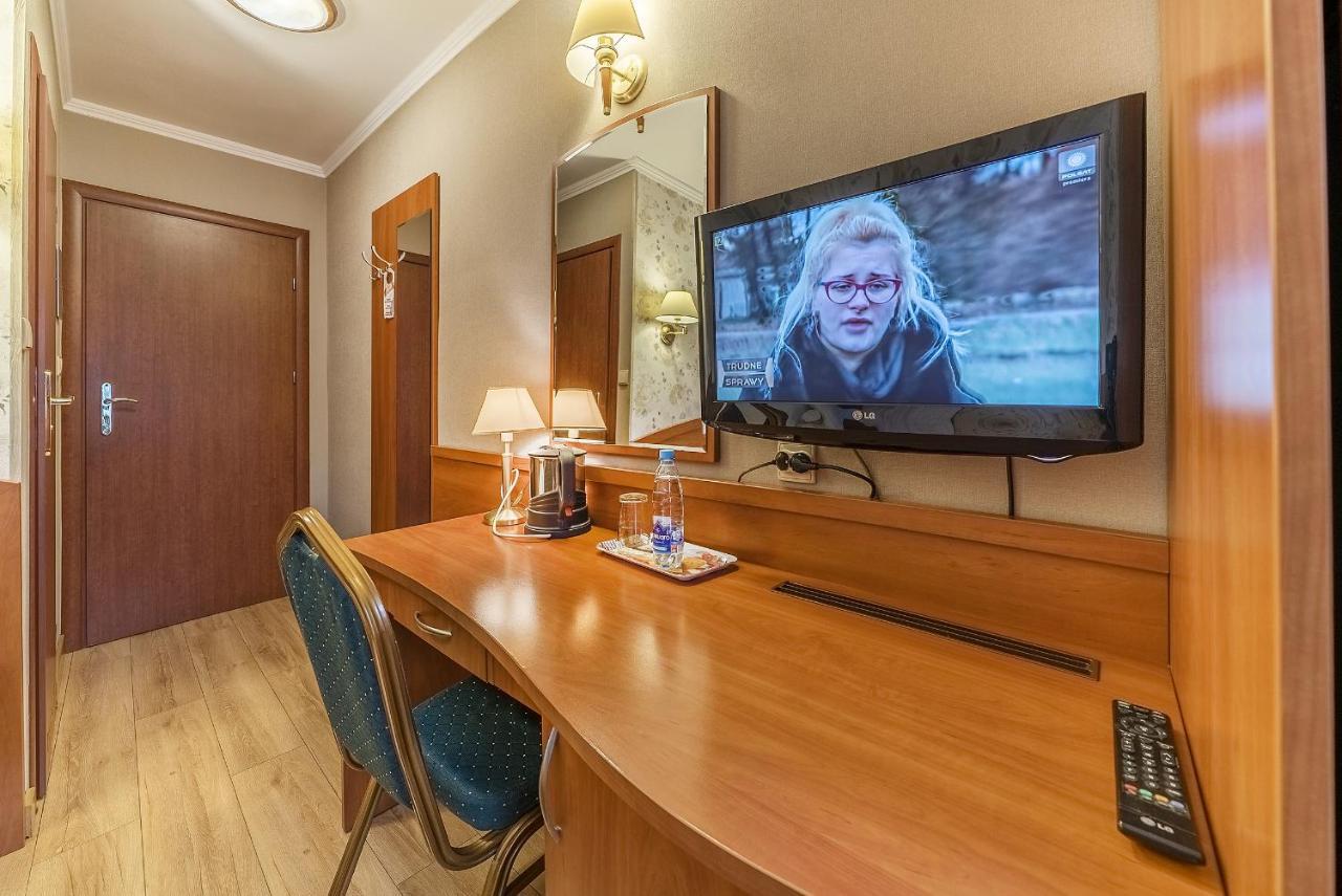 Hotel Doris Oborniki Eksteriør bilde