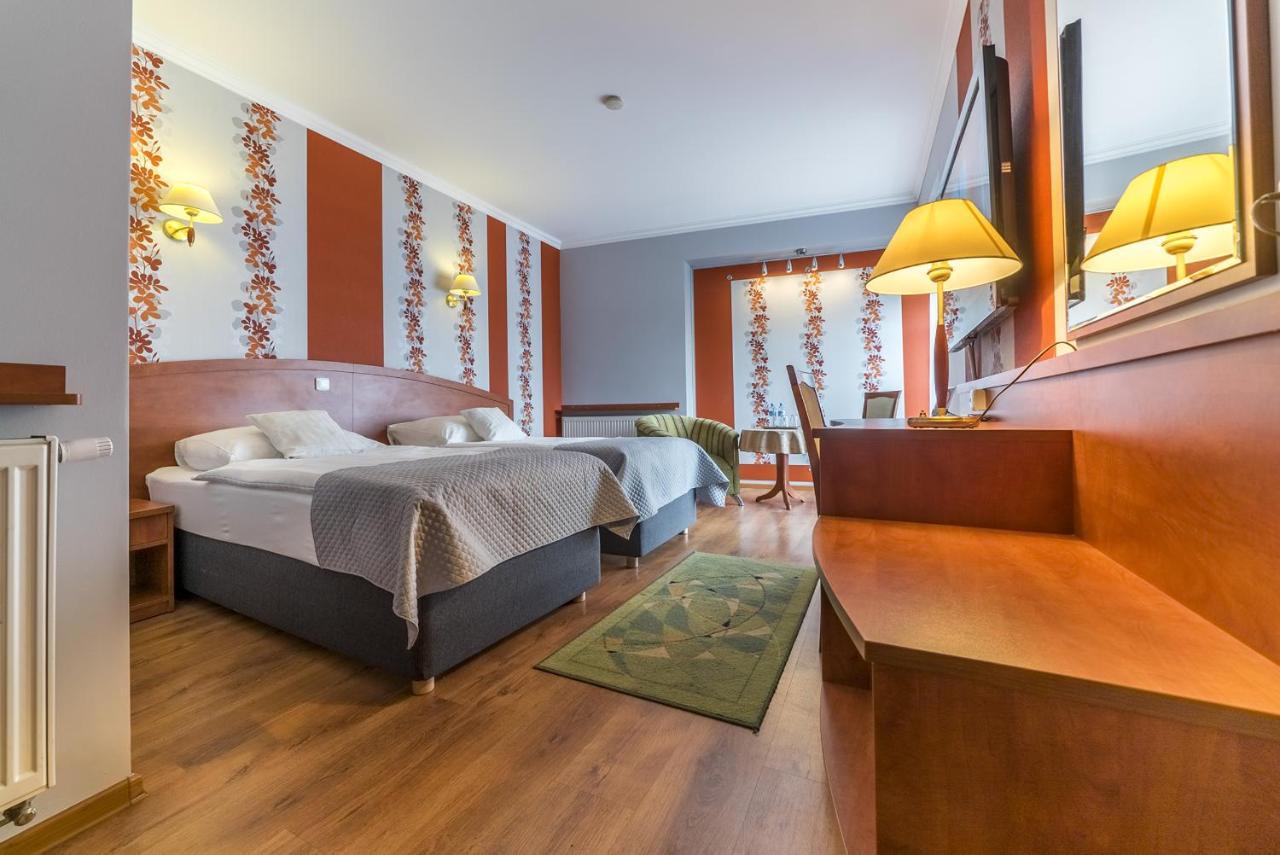 Hotel Doris Oborniki Eksteriør bilde