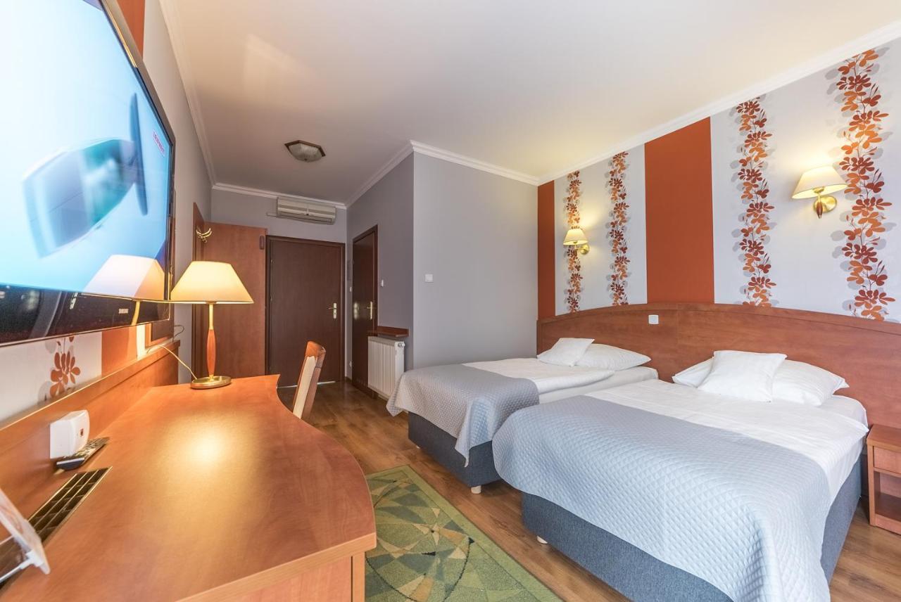 Hotel Doris Oborniki Eksteriør bilde