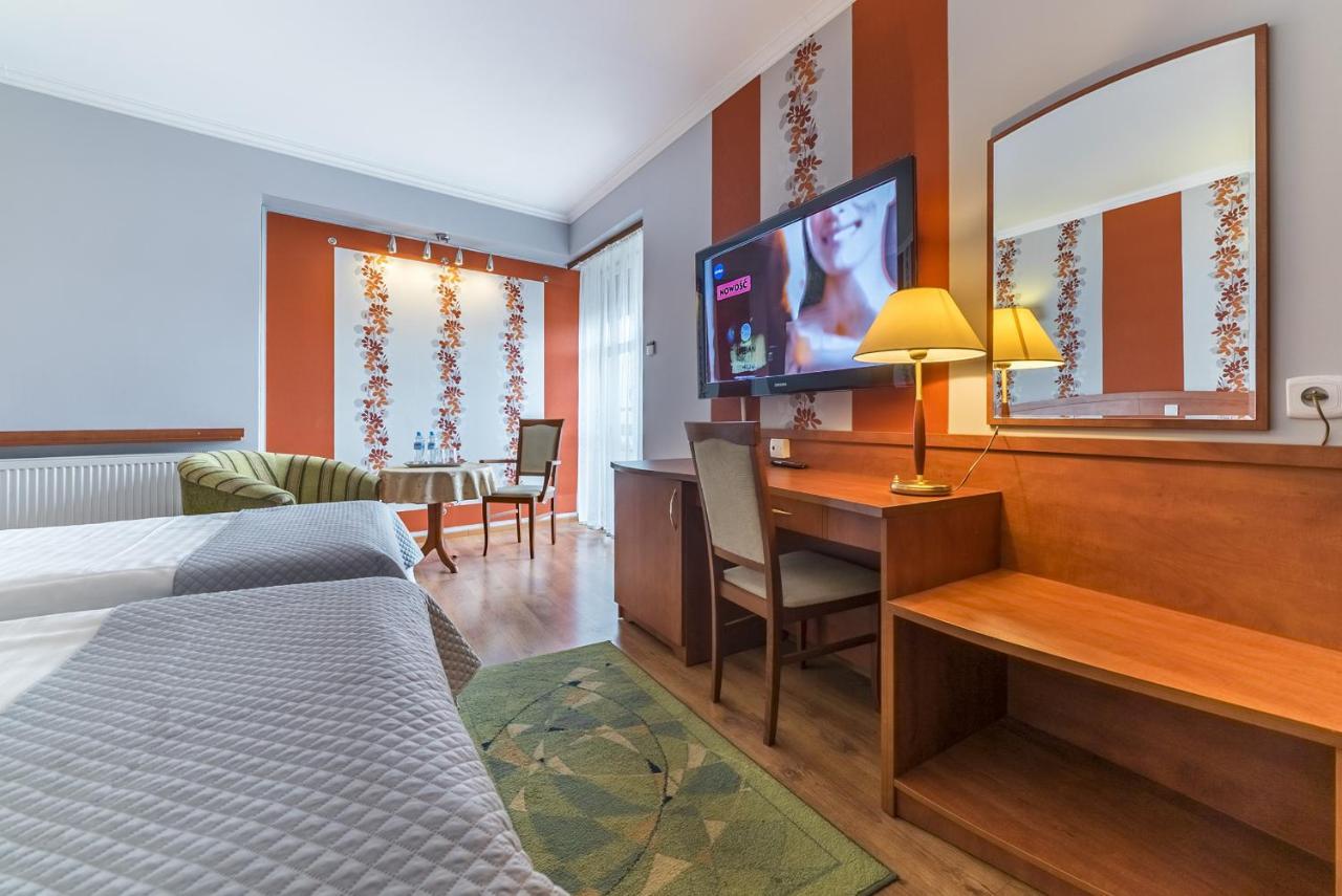 Hotel Doris Oborniki Eksteriør bilde