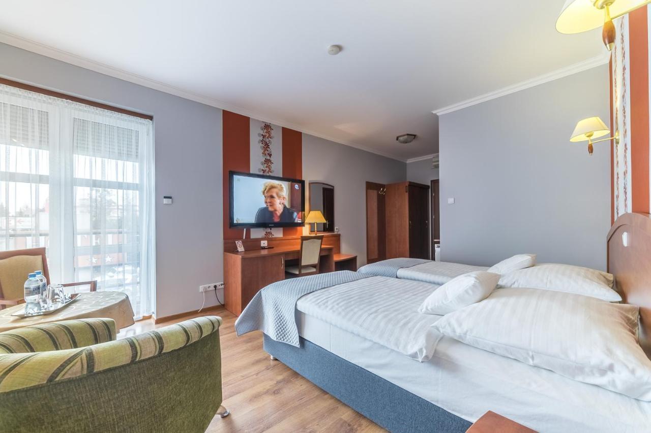 Hotel Doris Oborniki Eksteriør bilde