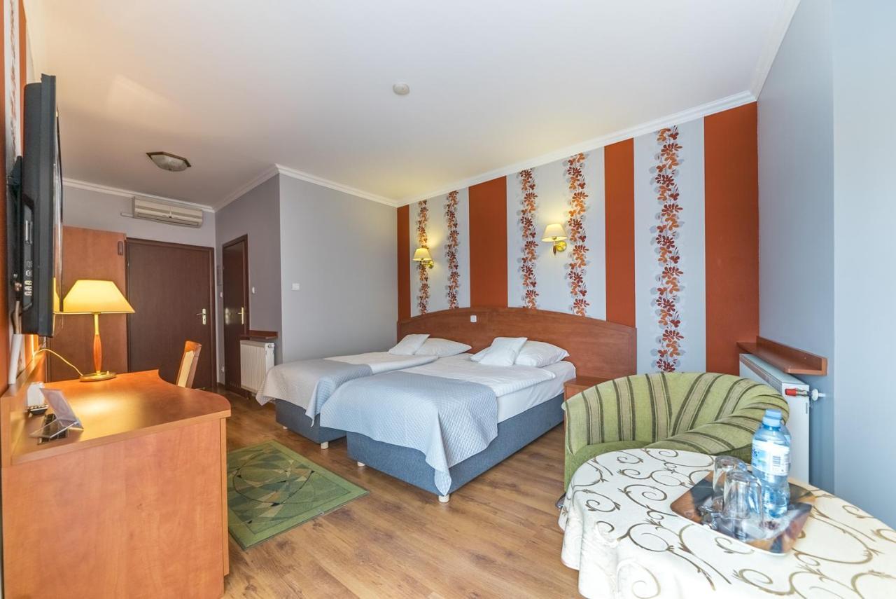 Hotel Doris Oborniki Eksteriør bilde
