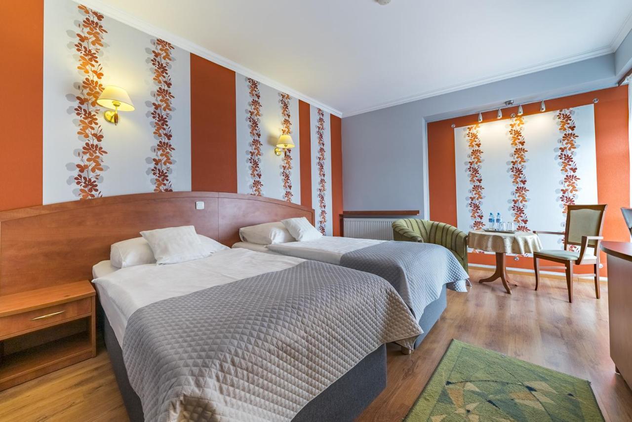 Hotel Doris Oborniki Eksteriør bilde