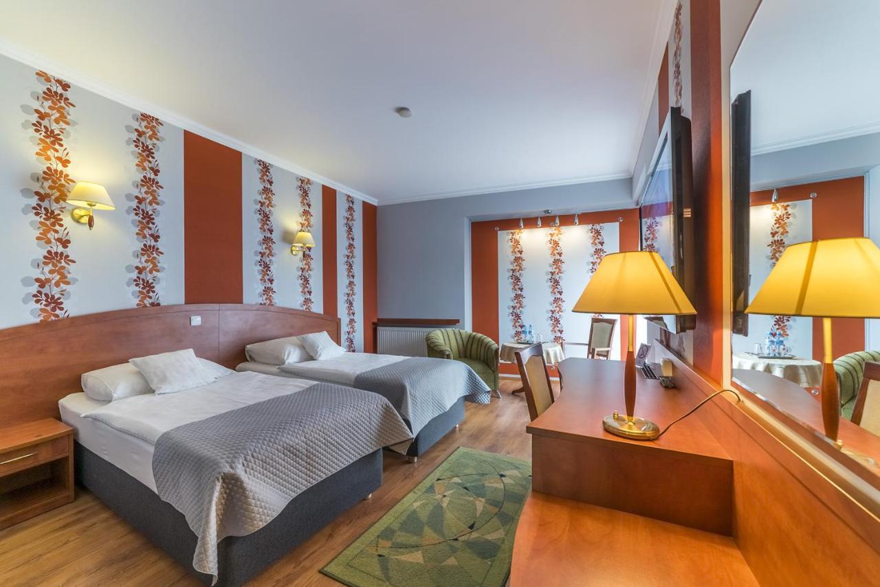 Hotel Doris Oborniki Eksteriør bilde