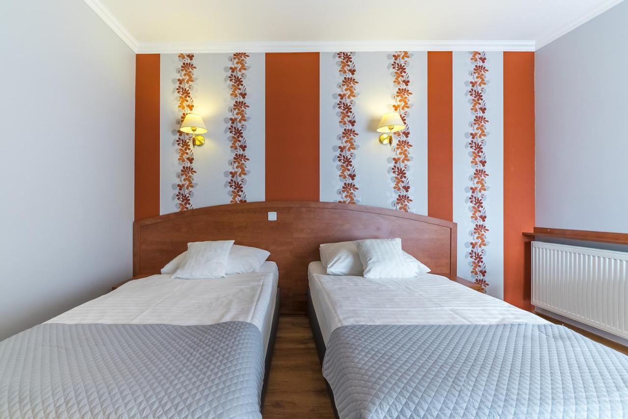 Hotel Doris Oborniki Eksteriør bilde