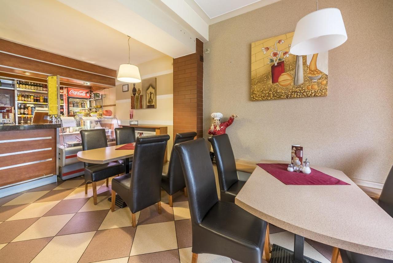 Hotel Doris Oborniki Eksteriør bilde