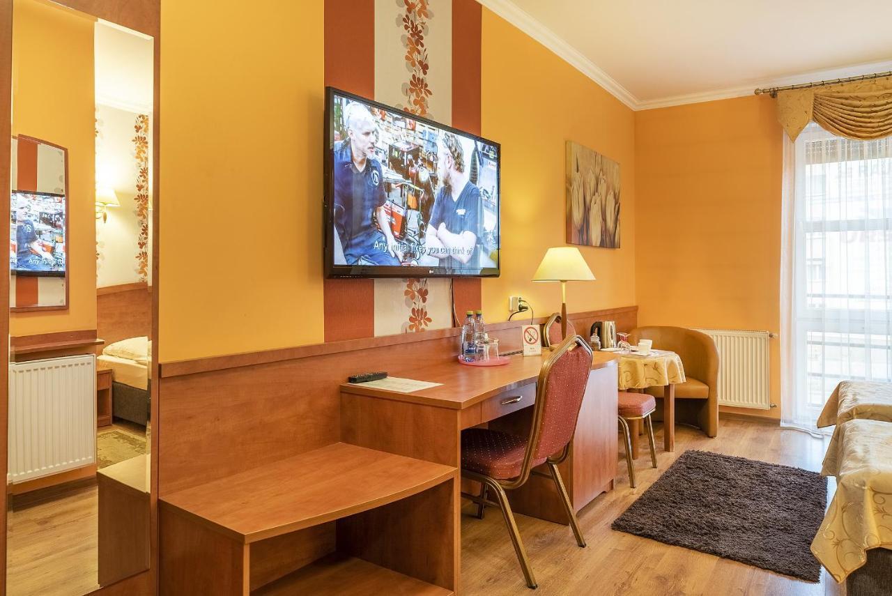 Hotel Doris Oborniki Eksteriør bilde