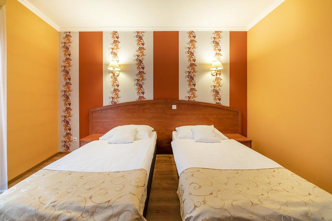 Hotel Doris Oborniki Eksteriør bilde