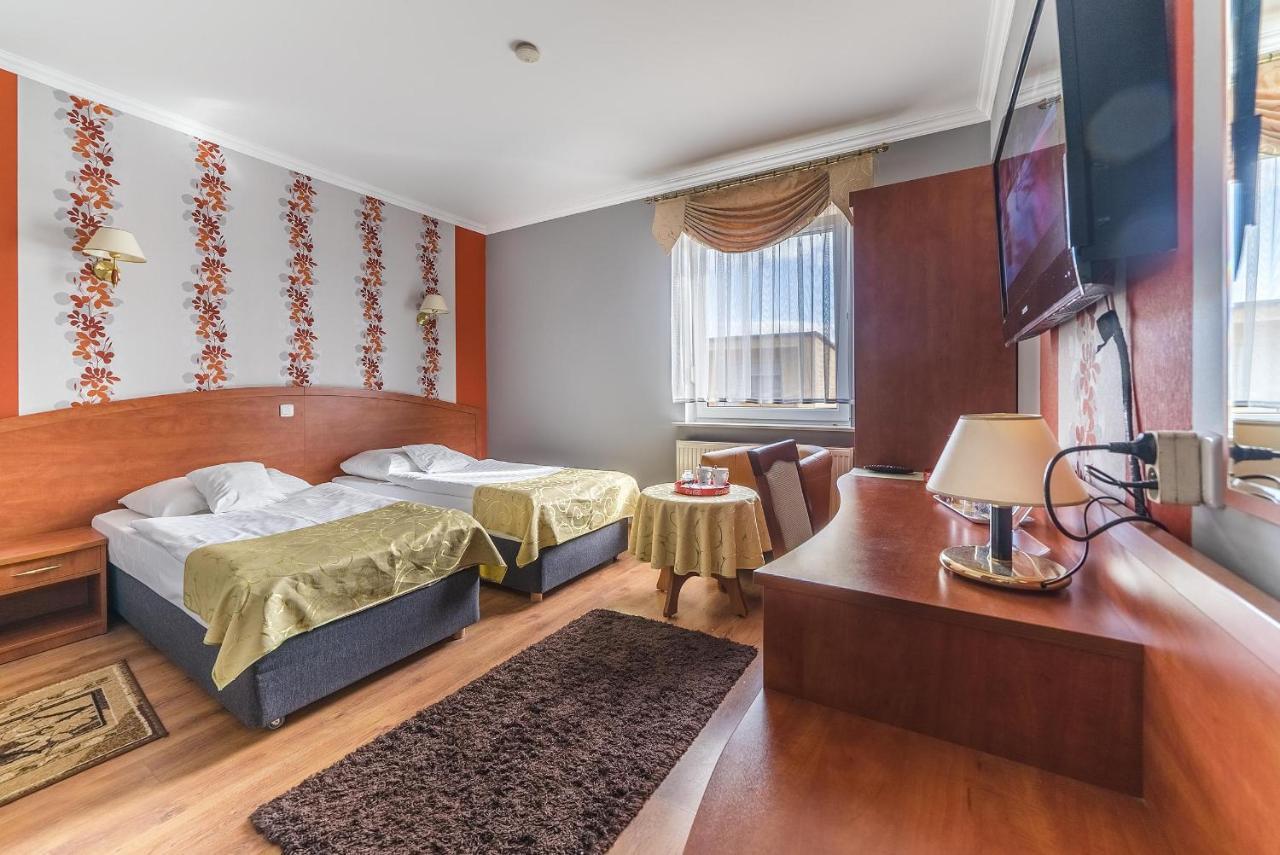 Hotel Doris Oborniki Eksteriør bilde