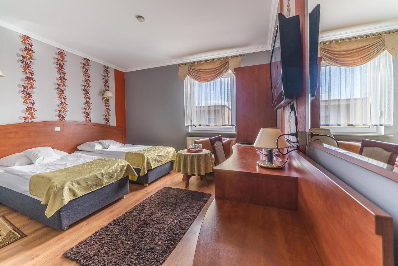 Hotel Doris Oborniki Eksteriør bilde