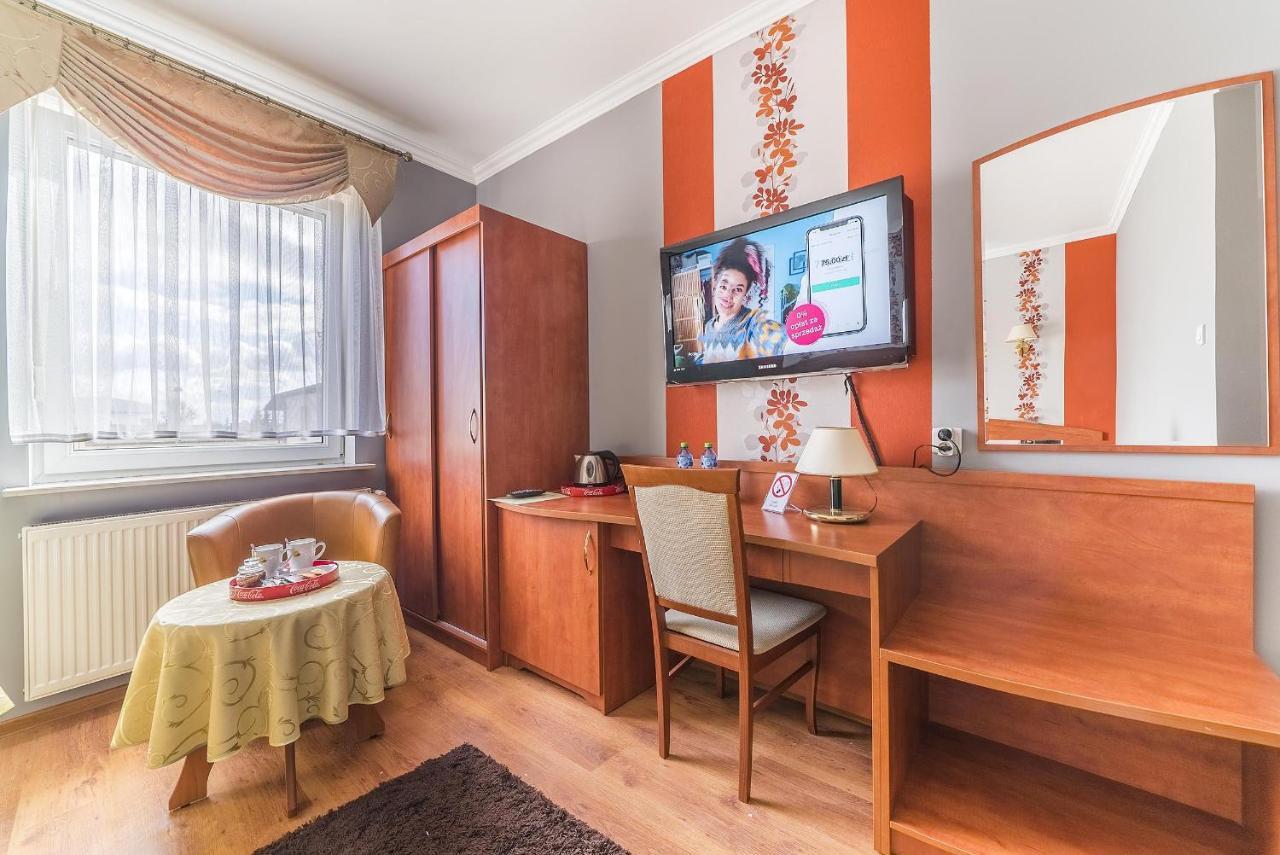 Hotel Doris Oborniki Eksteriør bilde