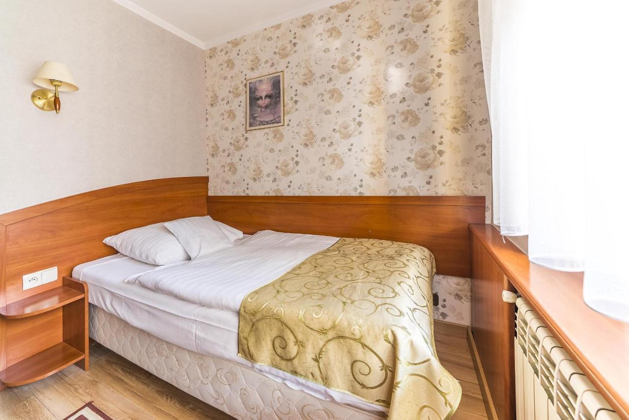 Hotel Doris Oborniki Eksteriør bilde